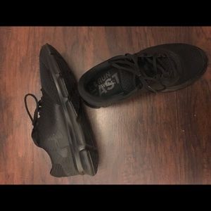 Men’s Under Armour Shoes (11.5)
